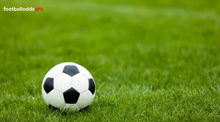 Seasonal Patterns: How Timing Alters League Behavior